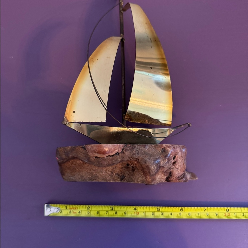 Vintage Sailboat on driftwood base - Picture 4 of 5